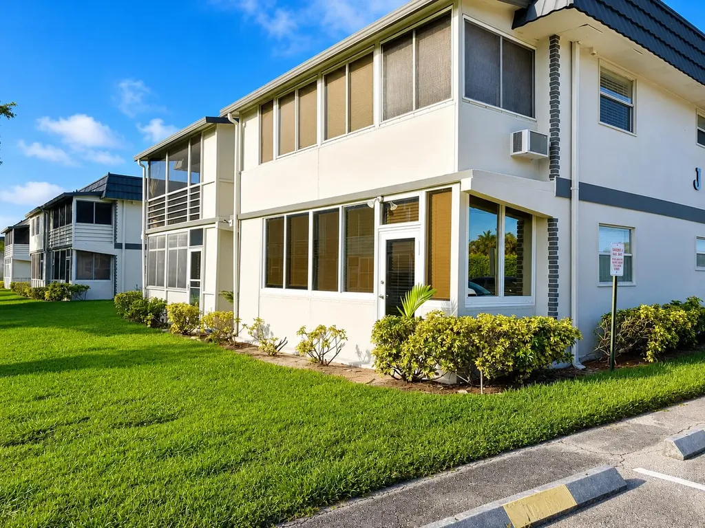 433 Saxony J Way Delray Beach FL 33446
