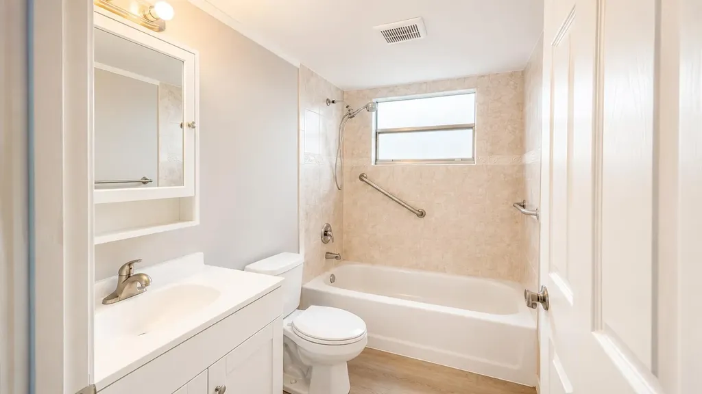 433 Saxony J Way Delray Beach FL 33446