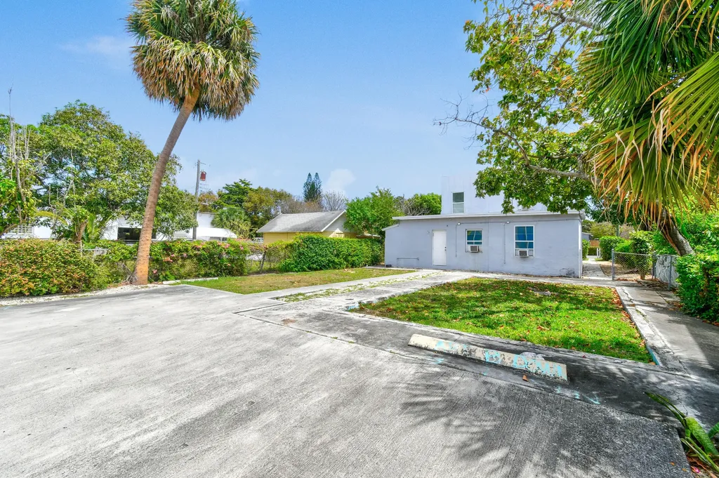 3721 Henry Avenue West Palm Beach FL 33405