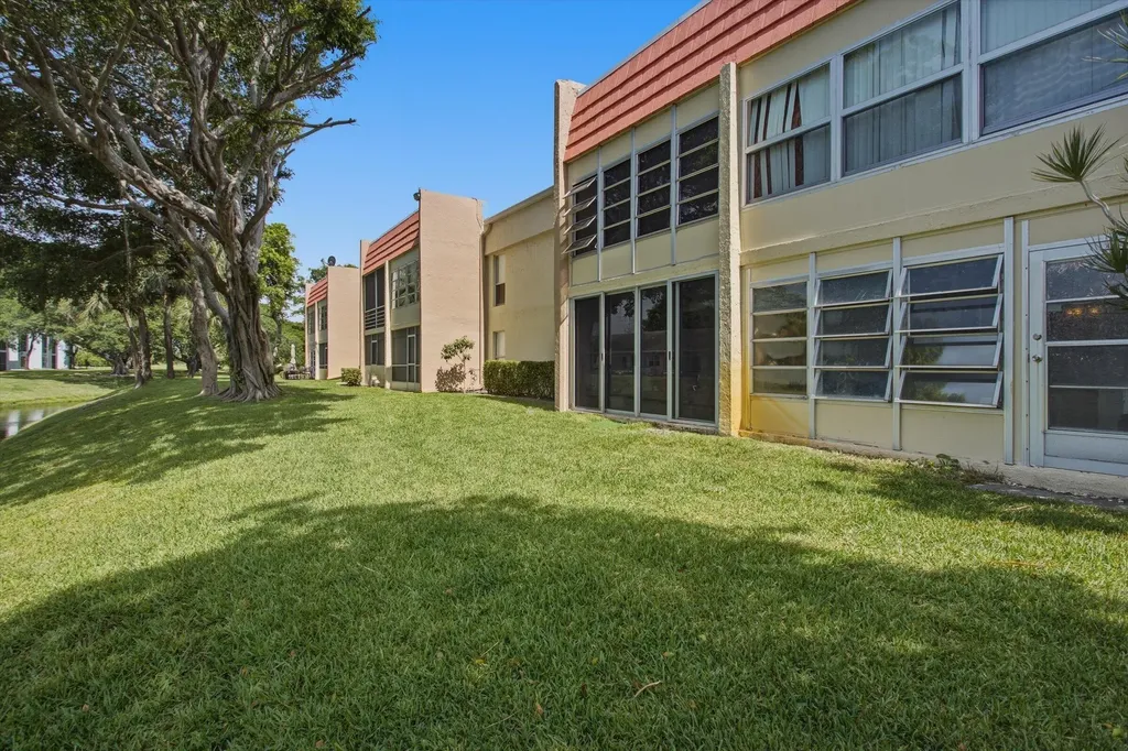2800 Fiore Way Delray Beach FL 33445