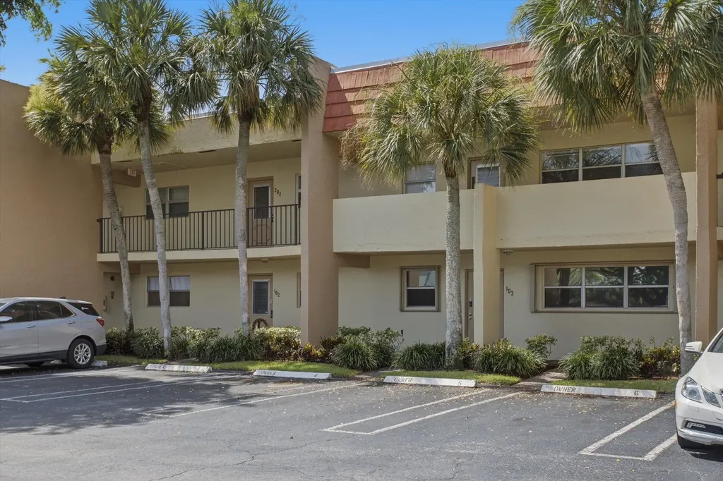 2800 Fiore Way Delray Beach FL 33445