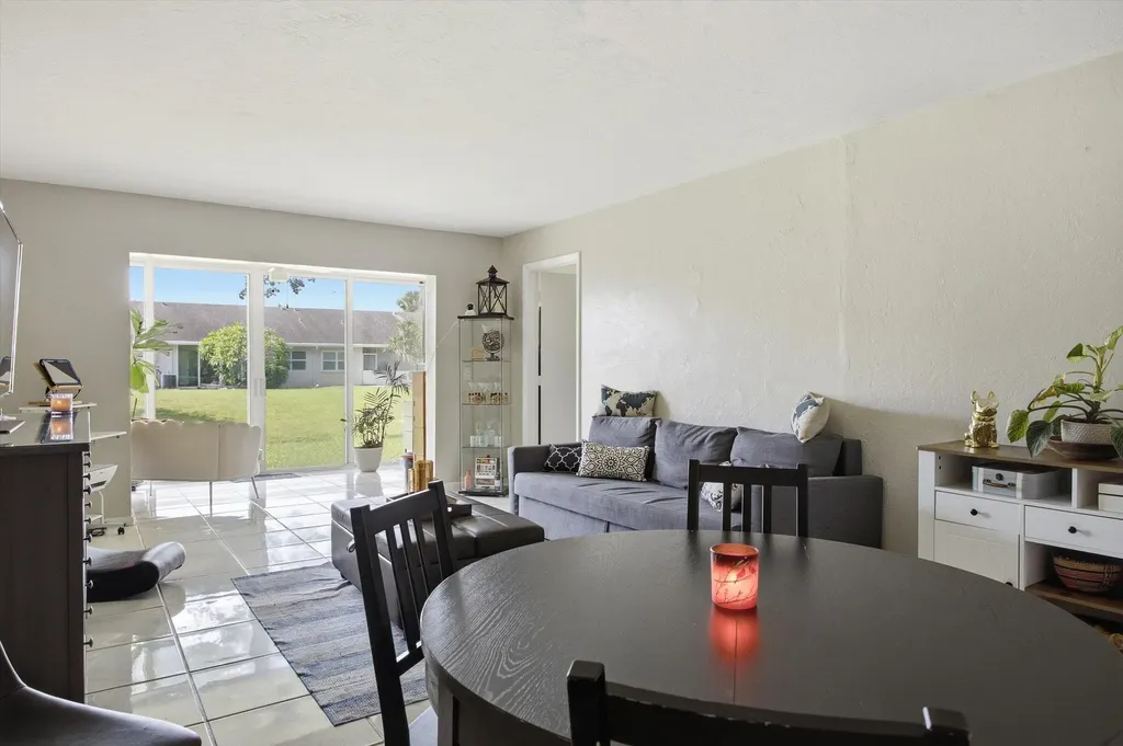 2800 Fiore Way Delray Beach FL 33445