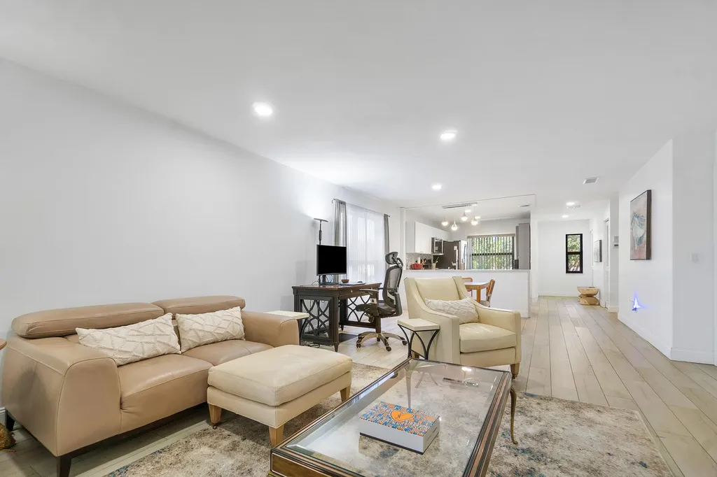 8436 Cypress Lane Boca Raton FL 33433