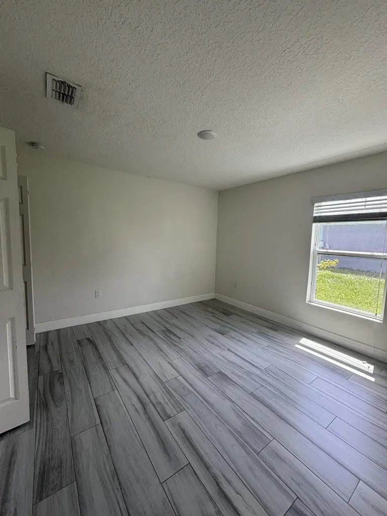 2231 SE Mariposa Avenue Port St Lucie FL 34952