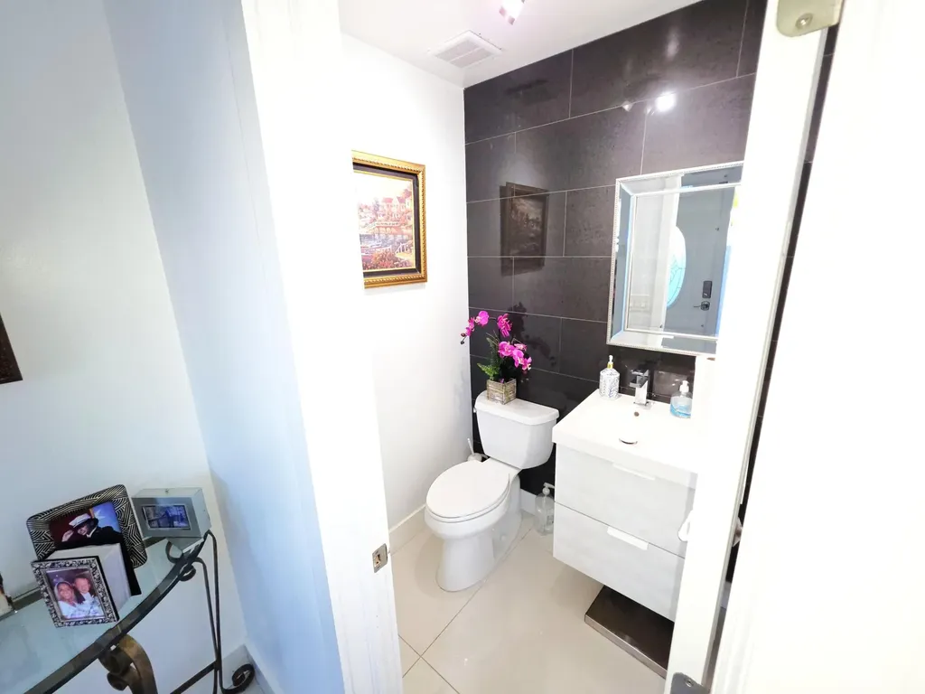 320 SE 2nd Avenue Deerfield Beach FL 33441
