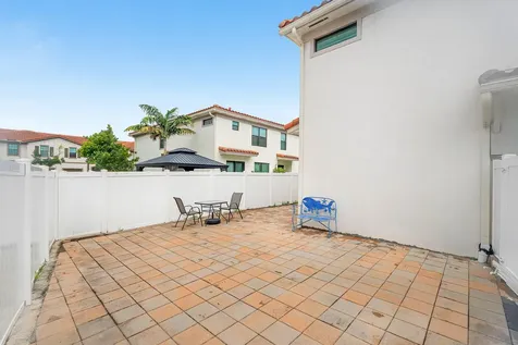 1011 Willow Place Riviera Beach FL 33410