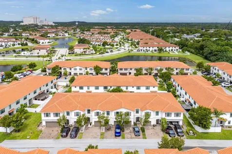1011 Willow Place Riviera Beach FL 33410