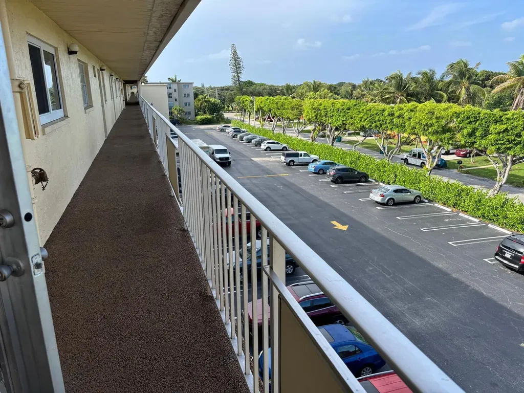 2615 NE 3rd Court Boynton Beach FL 33435