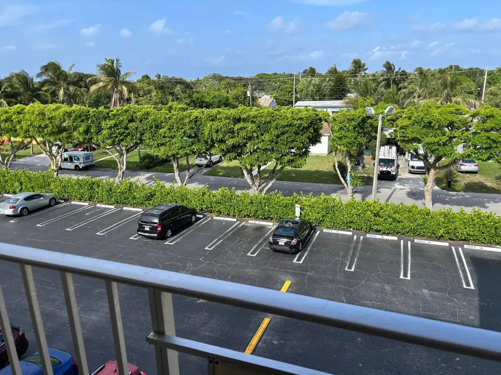 2615 NE 3rd Court Boynton Beach FL 33435