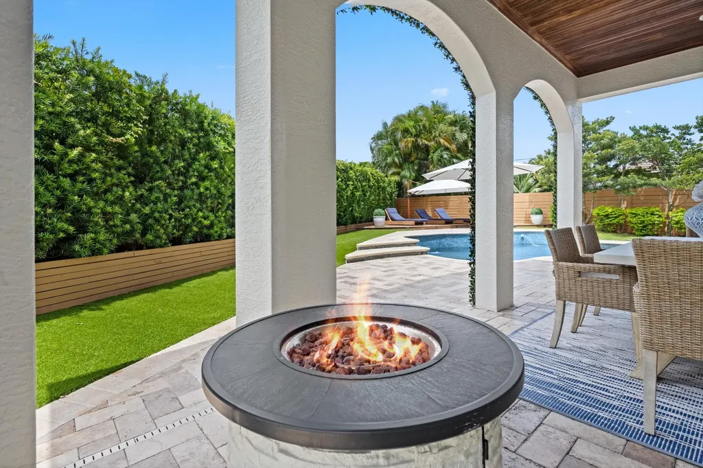 404 Indigo Avenue Wellington FL 33414
