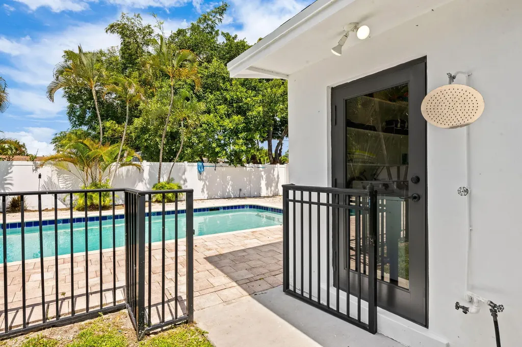 413 NE NE 25 Avenue Pompano Beach FL 33062