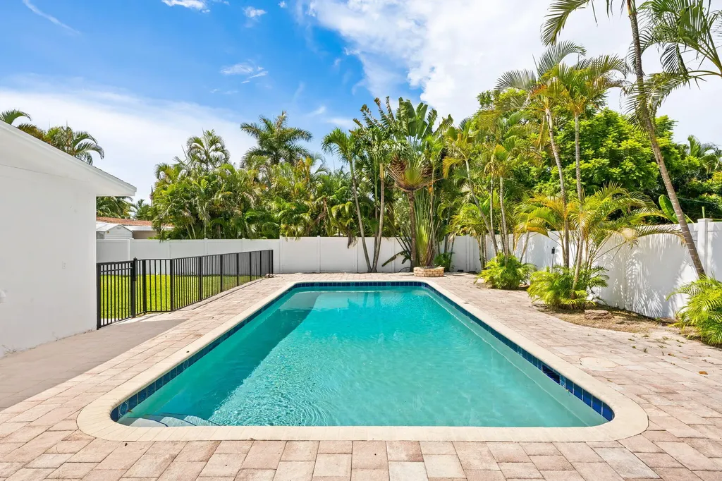 413 NE NE 25 Avenue Pompano Beach FL 33062