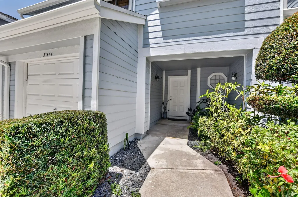 5314 Sapphire Valley Boca Raton FL 33486
