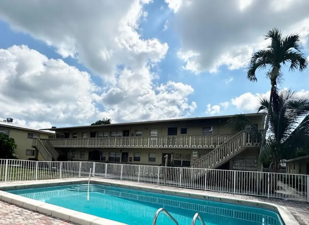 1318 S Federal Highway Lake Worth Beach FL 33460