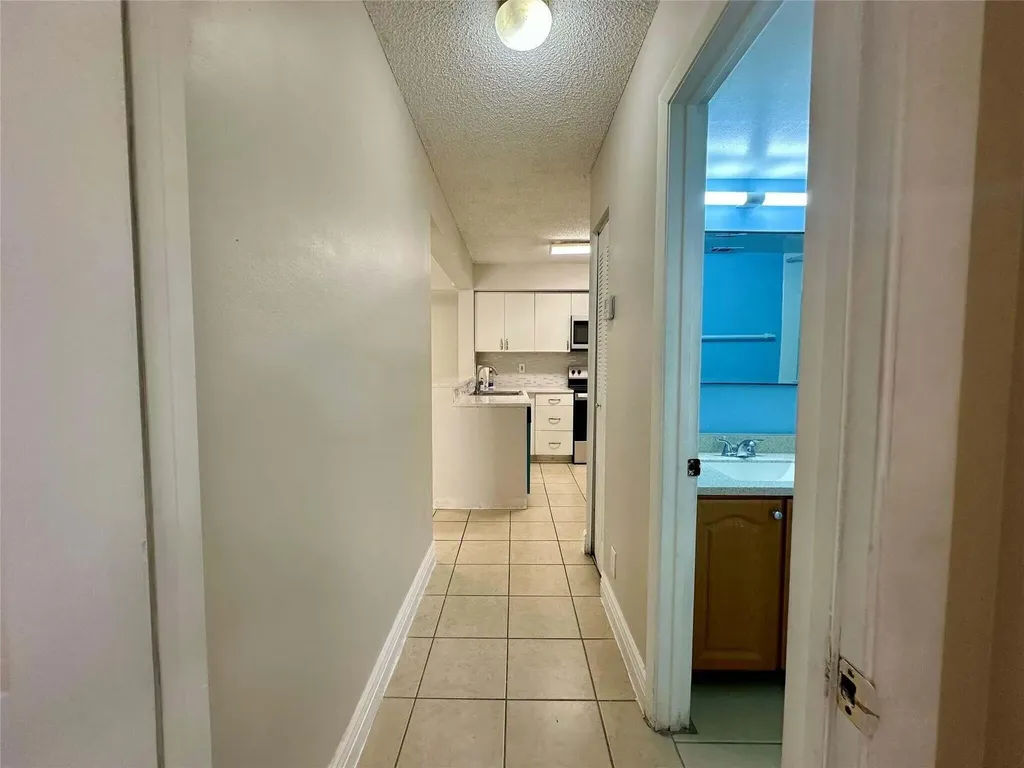 5701 Riverside Drive Coral Springs FL 33067