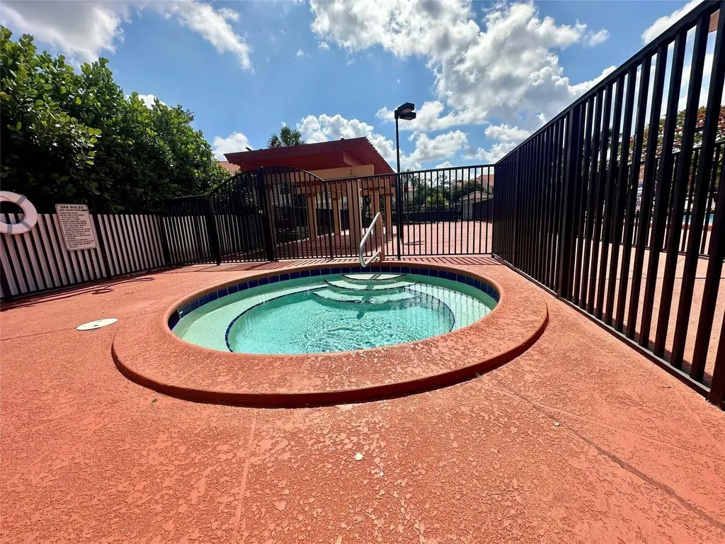 5701 Riverside Drive Coral Springs FL 33067