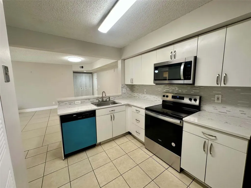 5701 Riverside Drive Coral Springs FL 33067