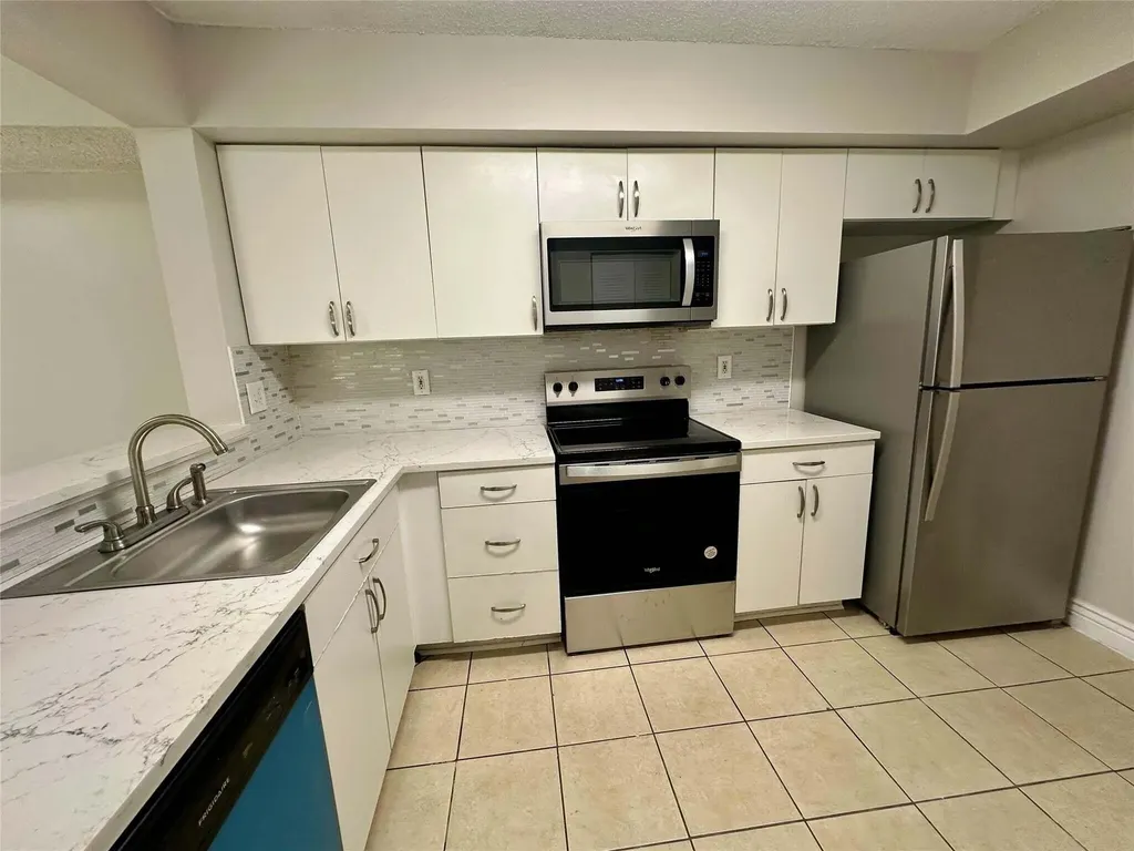 5701 Riverside Drive Coral Springs FL 33067
