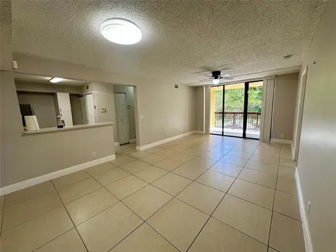 5701 Riverside Drive Coral Springs FL 33067