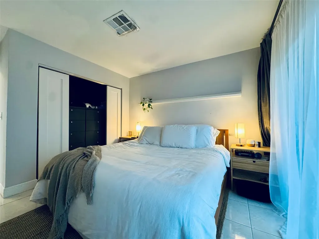 2801 NE 33rd Court Fort Lauderdale FL 33306