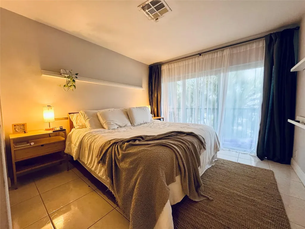 2801 NE 33rd Court Fort Lauderdale FL 33306