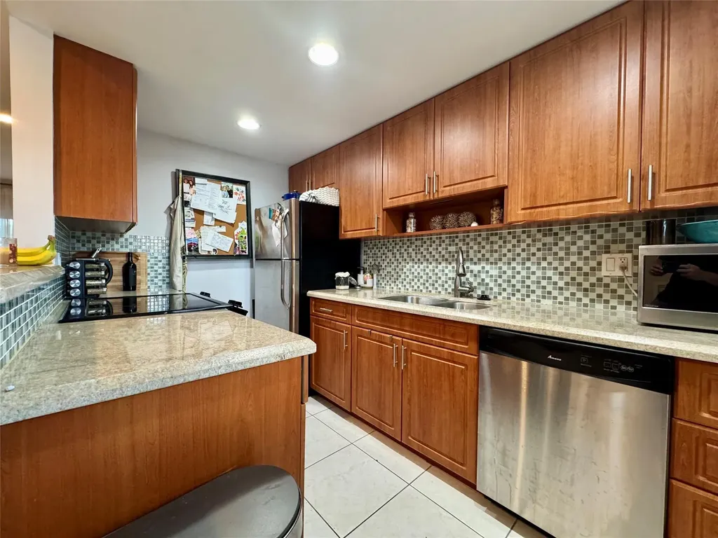 2801 NE 33rd Court Fort Lauderdale FL 33306