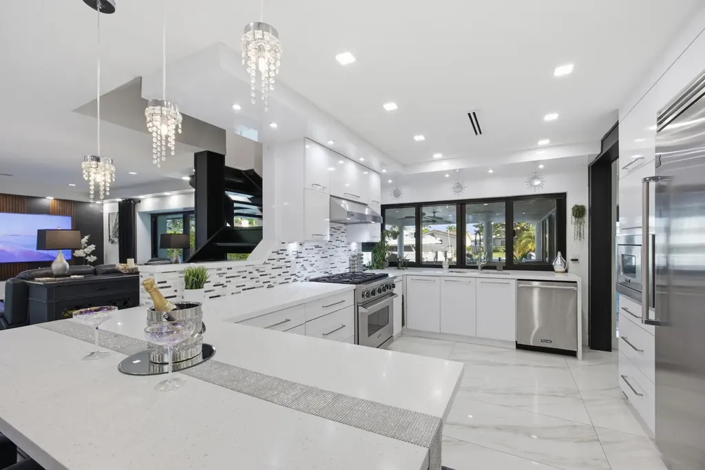 2380 SE 8th Street Pompano Beach FL 33062