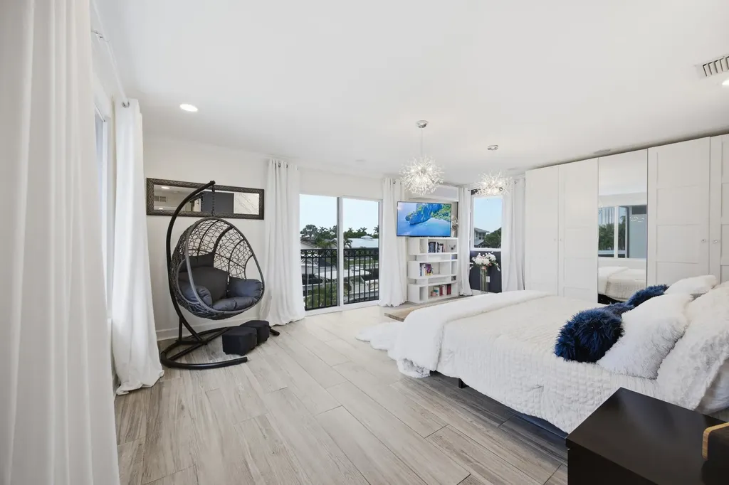 2380 SE 8th Street Pompano Beach FL 33062