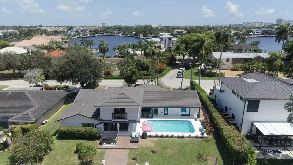 2380 SE 8th Street Pompano Beach FL 33062