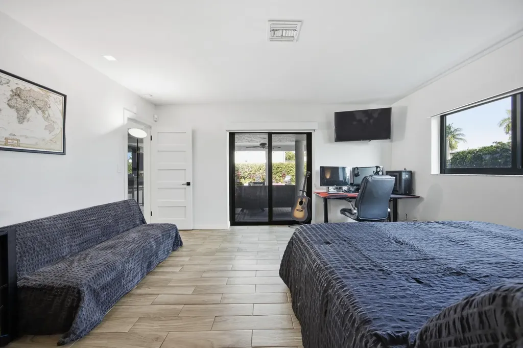 2380 SE 8th Street Pompano Beach FL 33062