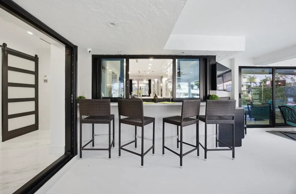 2380 SE 8th Street Pompano Beach FL 33062