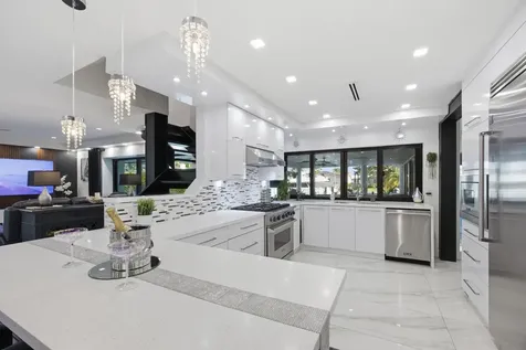 2380 SE 8th Street Pompano Beach FL 33062
