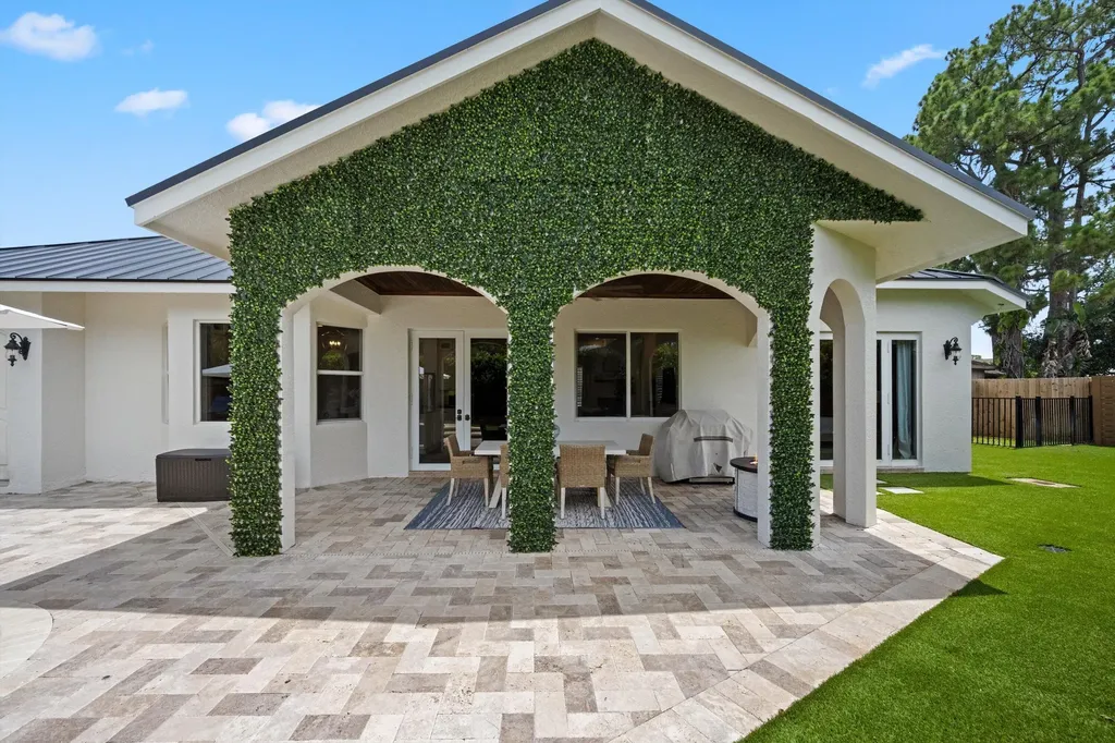 404 Indigo Avenue Wellington FL 33414