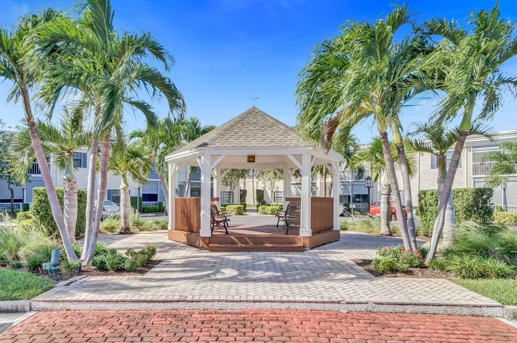 160 Cypress Club Drive Pompano Beach FL 33060