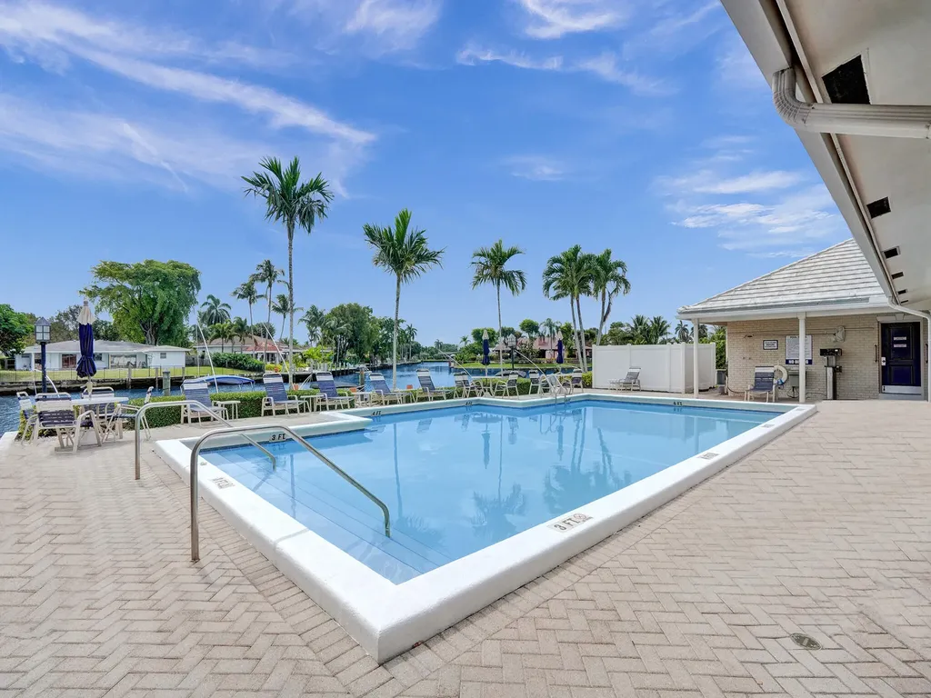 160 Cypress Club Drive Pompano Beach FL 33060