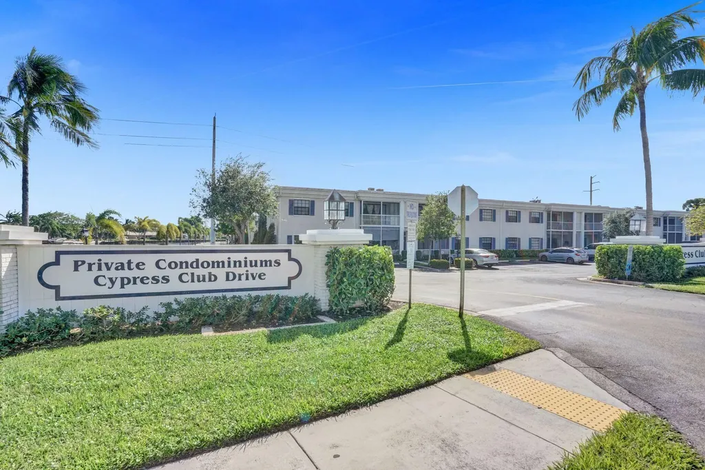 160 Cypress Club Drive Pompano Beach FL 33060