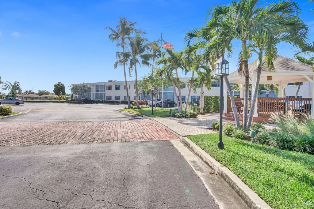160 Cypress Club Drive Pompano Beach FL 33060