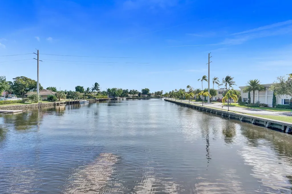 160 Cypress Club Drive Pompano Beach FL 33060