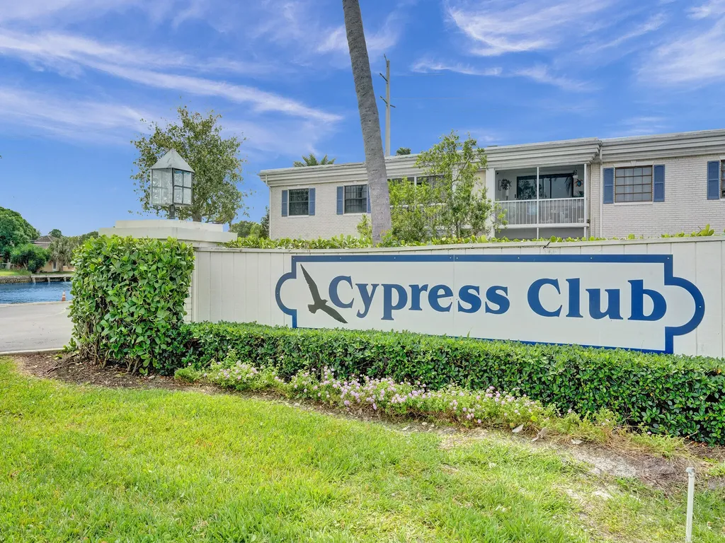 160 Cypress Club Drive Pompano Beach FL 33060