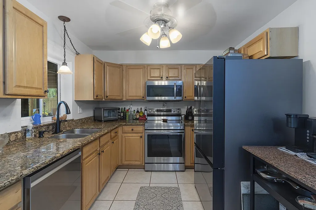 830 SW 1st Avenue Pompano Beach FL 33060