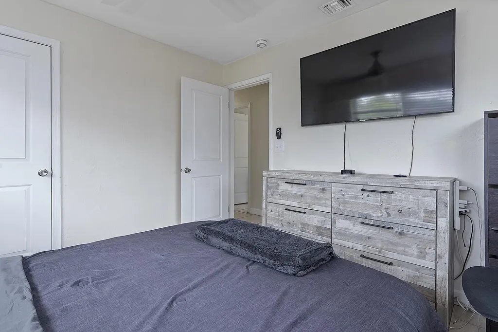830 SW 1st Avenue Pompano Beach FL 33060