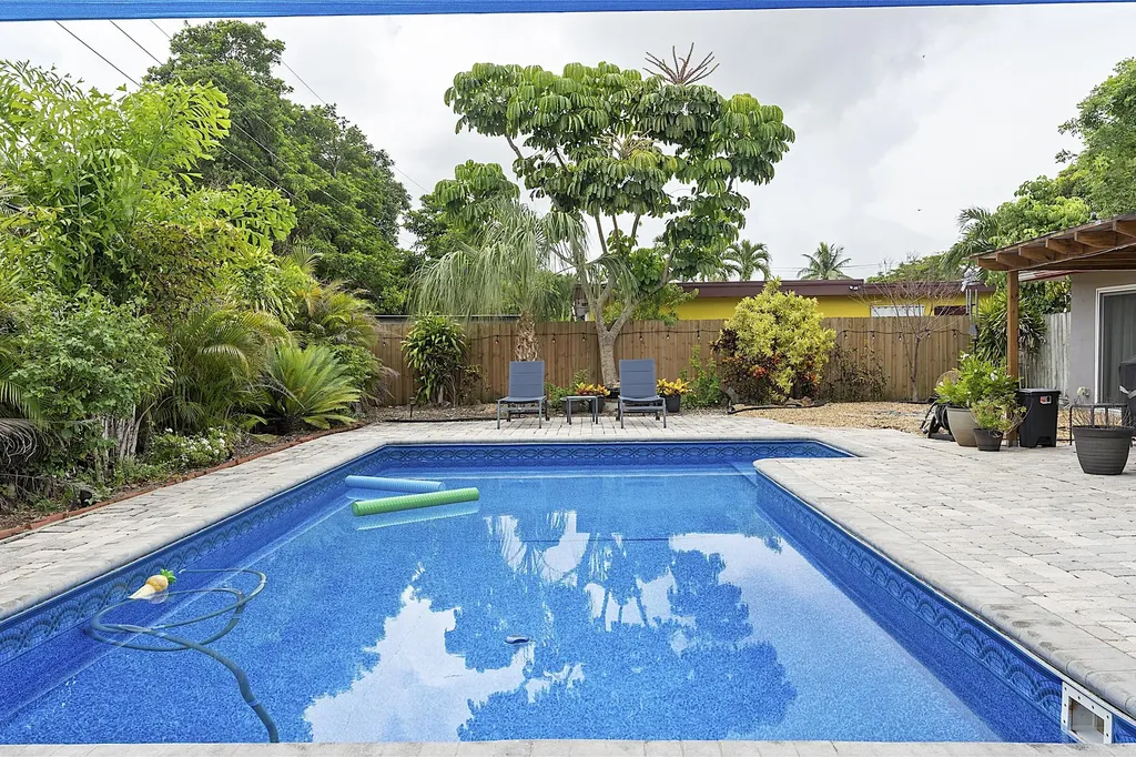 830 SW 1st Avenue Pompano Beach FL 33060