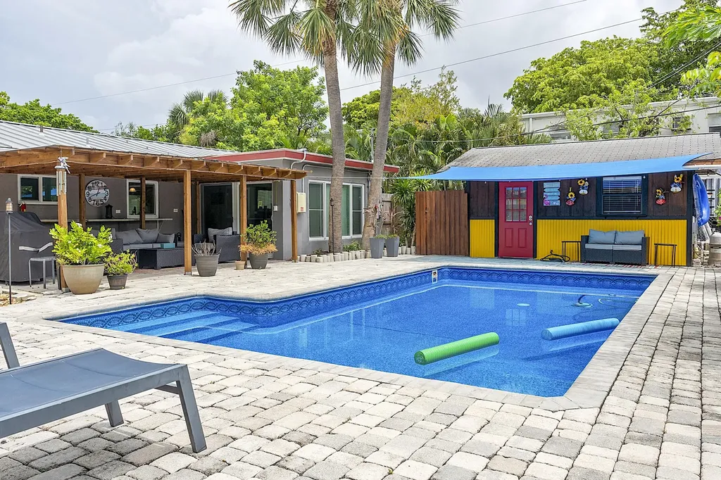 830 SW 1st Avenue Pompano Beach FL 33060