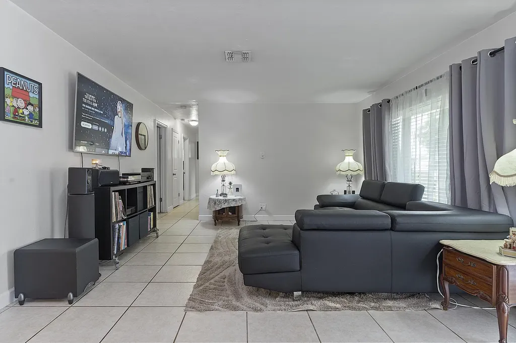 830 SW 1st Avenue Pompano Beach FL 33060