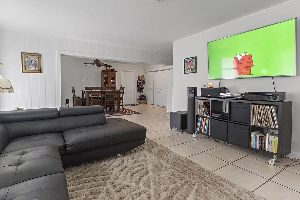 830 SW 1st Avenue Pompano Beach FL 33060