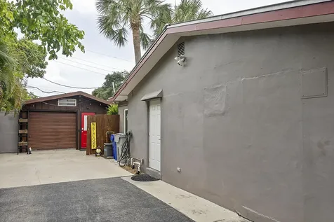 830 SW 1st Avenue Pompano Beach FL 33060