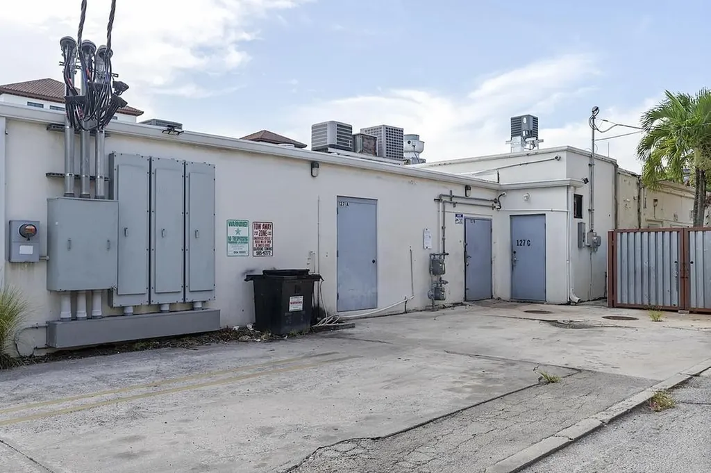 127 N Federal Highway Lake Worth Beach FL 33460