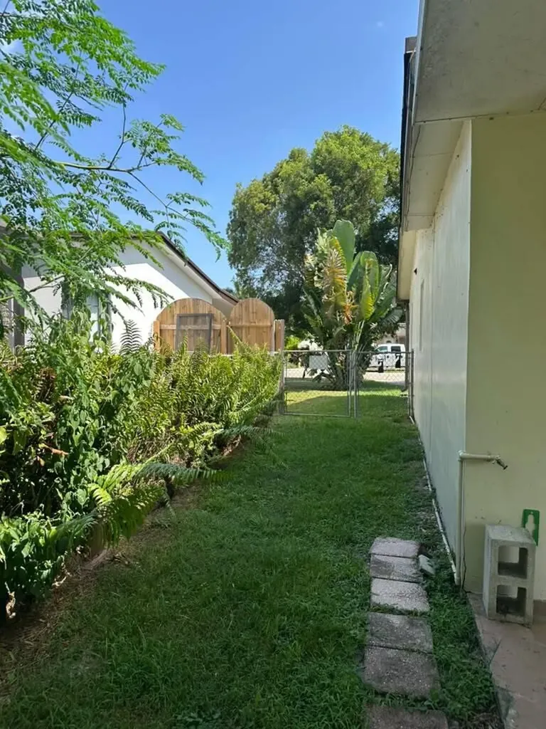 7231 Freedom Street Hollywood FL 33024
