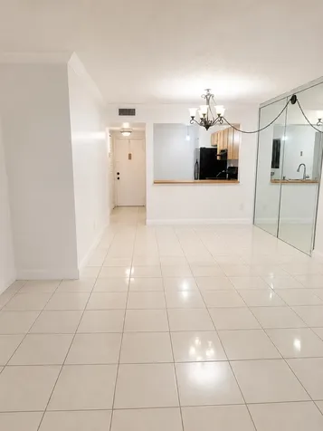 871 NE 207th Lane Miami FL 33179