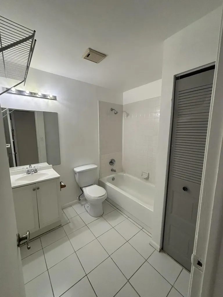 10020 Winding Lake Road Sunrise FL 33351